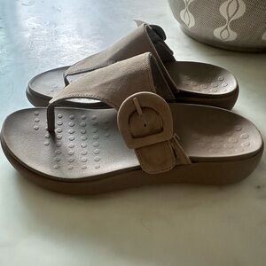 Vionic activate sandals taupe 6